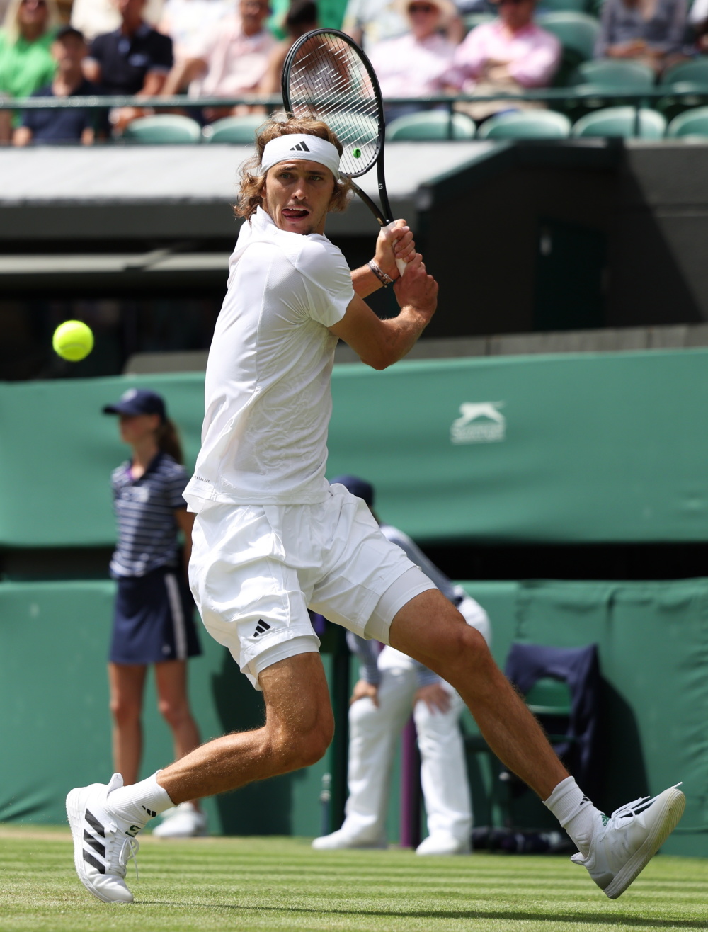 温网碾压年终总决赛，兹维列夫点燃赛场