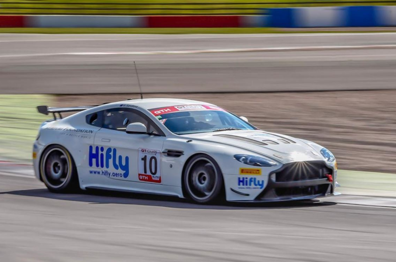 阿斯顿马丁碾压索伯车队，诺里斯刷新纪录