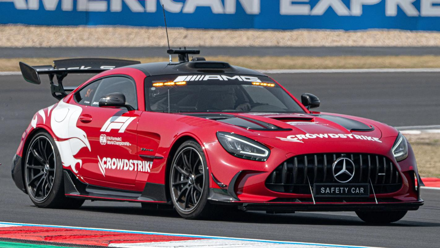 阿斯顿马丁完胜雷诺车队，勒克莱尔带队取胜