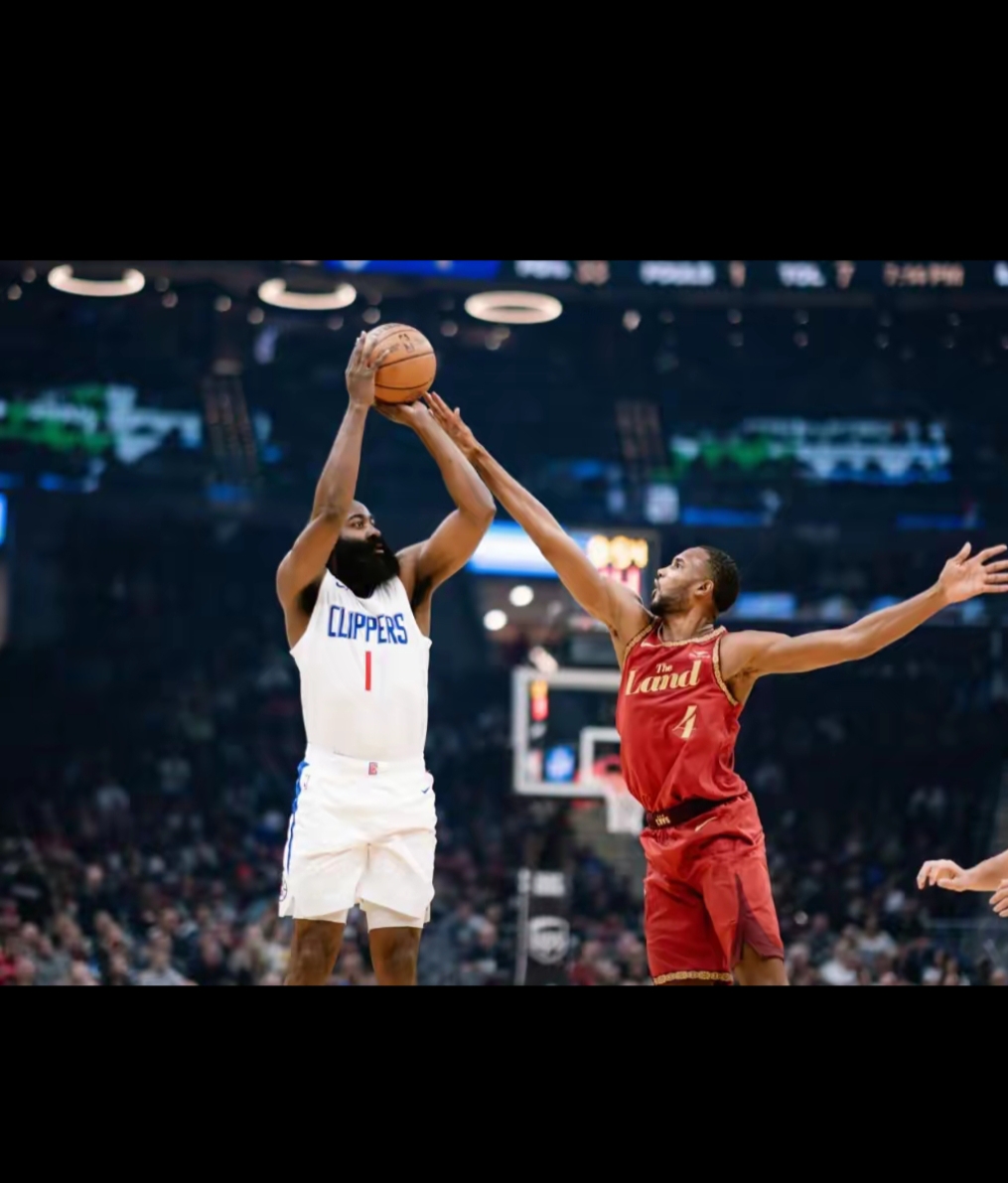 凯尔特人险胜热火，德罗赞统治全场