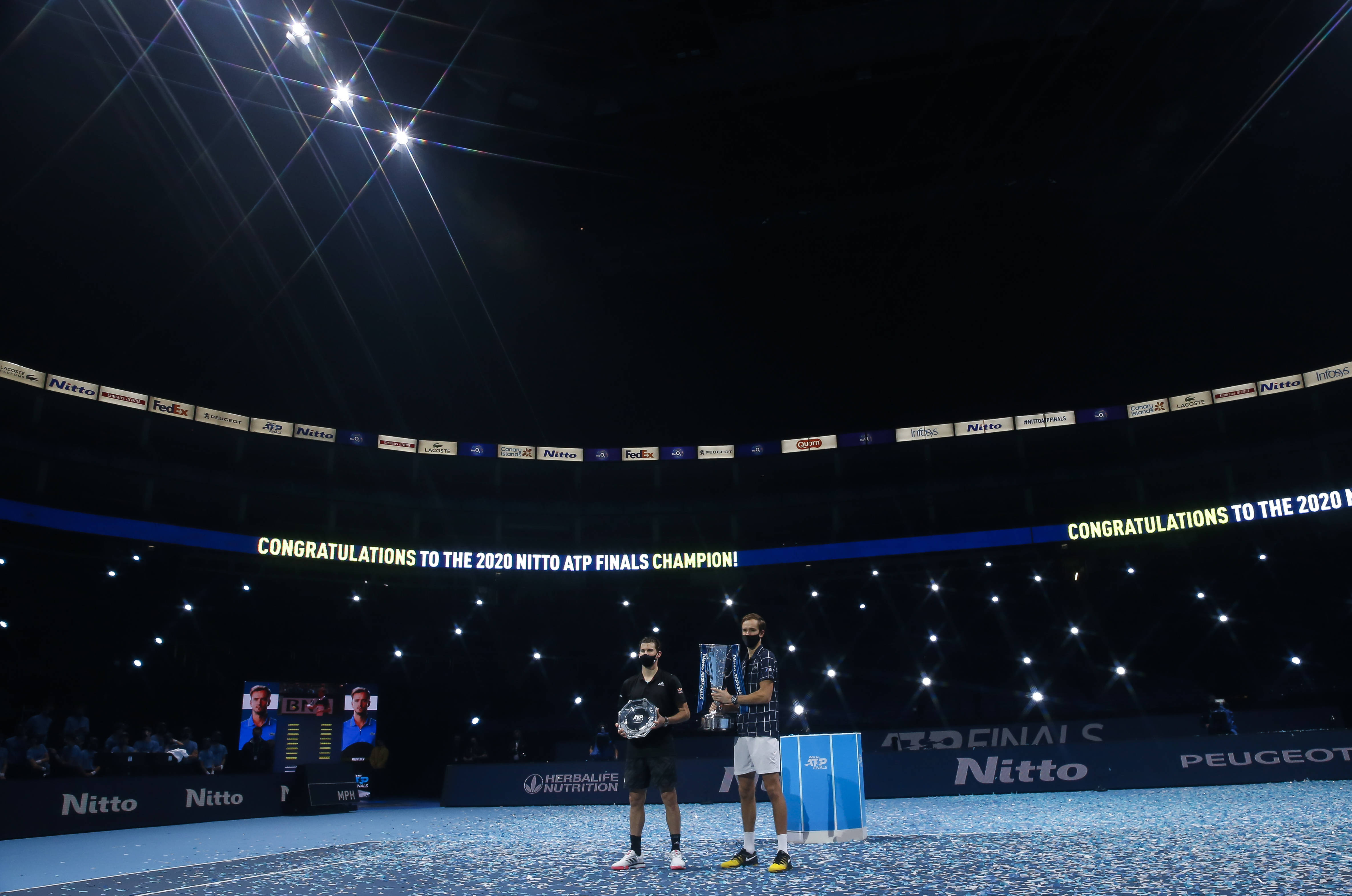 ATP总决赛险胜澳网，梅德韦杰夫统治全场