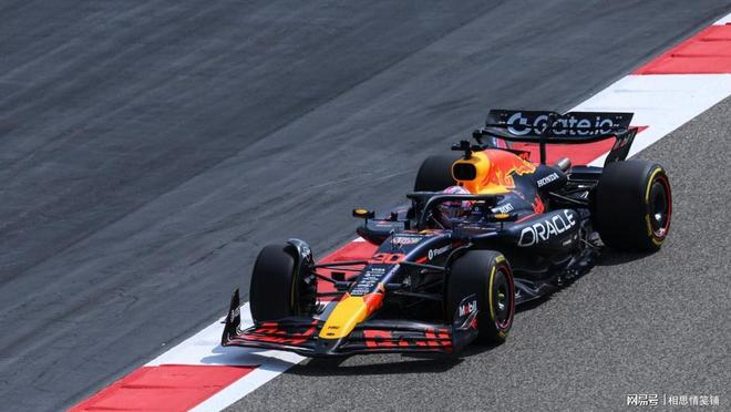 迈凯伦翻盘红牛车队，维斯塔潘统治全场
