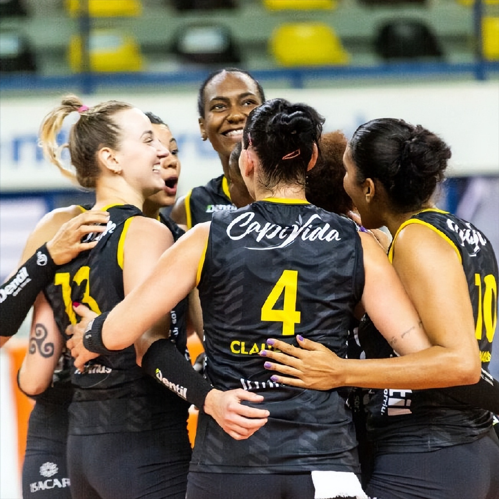 巴西男篮碾压日本男篮，麦科勒姆一己之力扛起全队