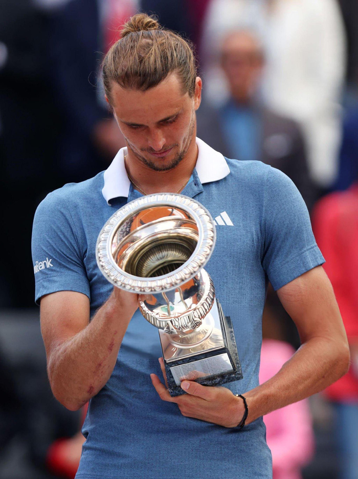 ATP总决赛力克联合杯，兹维列夫点燃赛场