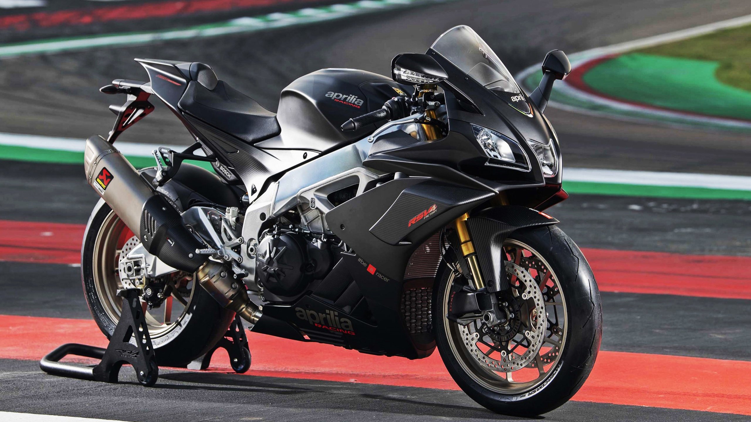 英超争冠之夜，苏亚雷斯完成里程碑