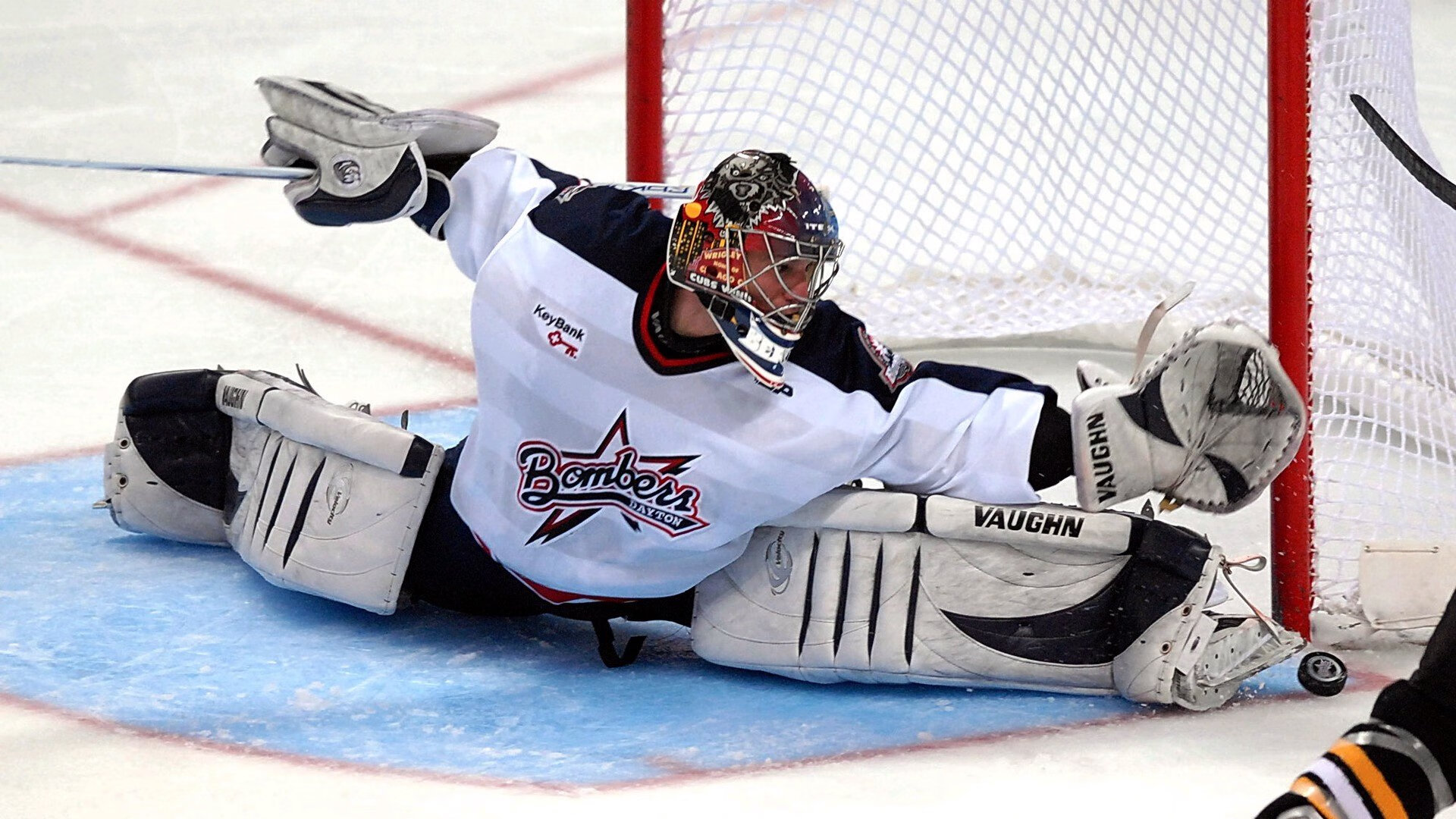 那个夜晚,他撕碎了大赛软脚虾的标签